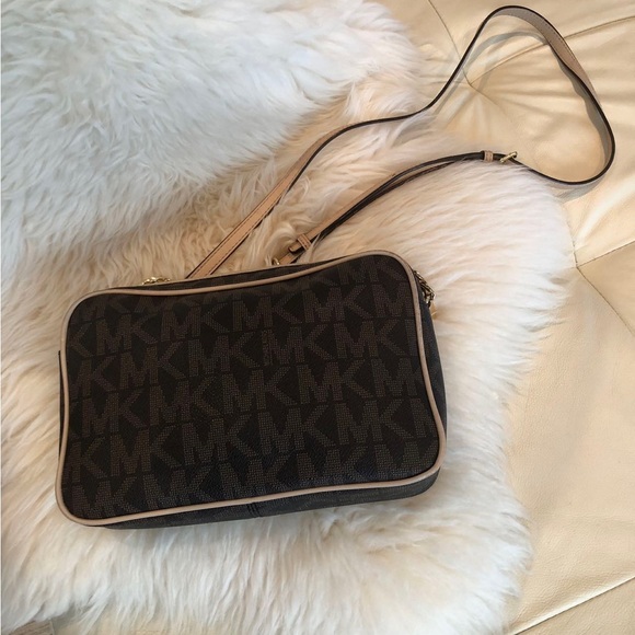 Michael Kors crossbody bag - Picture 6 of 9